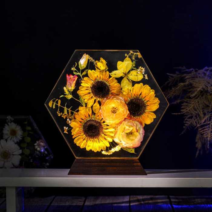 hexagon real sunflower handmade resin night light by EpoLume - detail photo 2
